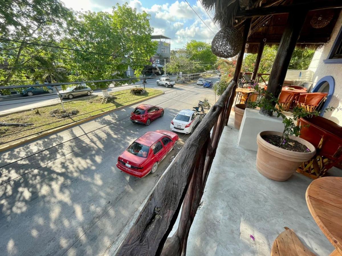 Mio Tulum Hotel Boutique 외부 사진 View of the street from a balcony